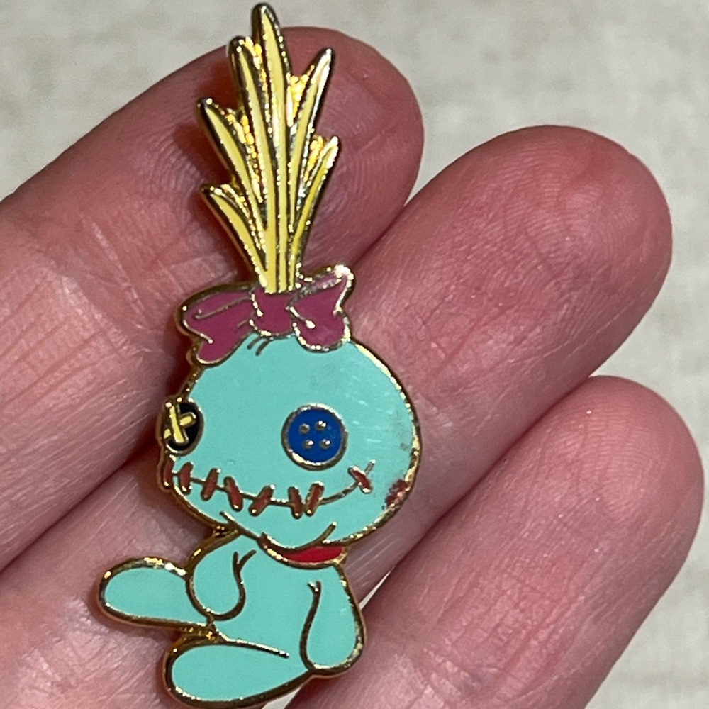 Disney “LILO & Stitch” Movie Premier Release Doll Scrump Trading Pin